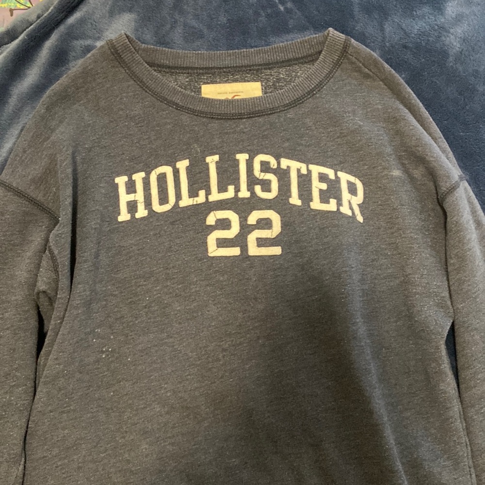 womens hollister pull over sweater